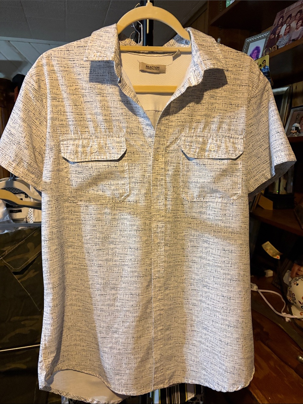 Reaction Kenneth Cole White Short-Sleeve Button Down Shirt with Navy Micro-Print